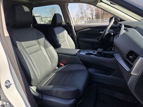 New 2026 Nissan Rogue SV image 10