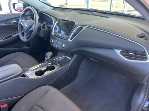 Used 2024 Chevrolet Malibu LT image 24