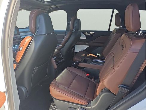New 2026 Lincoln Aviator Reserve image 9