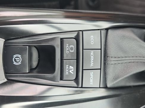 Used 2025 Toyota Camry LE FWD image 21