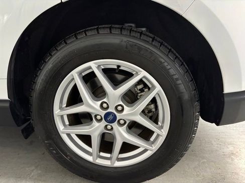 Used 2023 Ford Edge SEL image 8