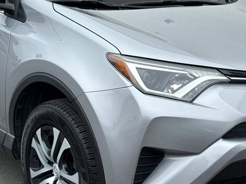 Used 2018 Toyota RAV4 LE w/ All Weather Liner Package FWD image 10