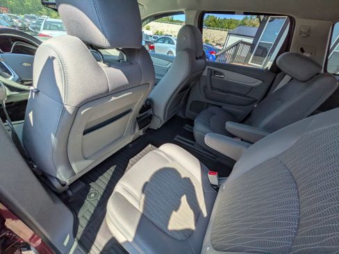 Used 2015 Chevrolet Traverse LT FWD image 26