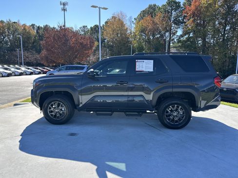 Certified 2025 Toyota 4Runner SR5 image 7