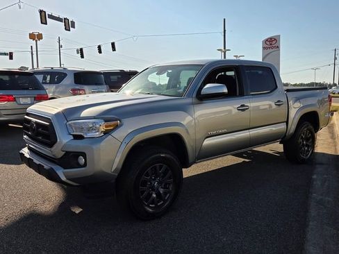 Used 2023 Toyota Tacoma 2WD Double Cab image 3