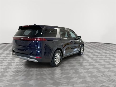 Used 2024 Kia Carnival LX image 10