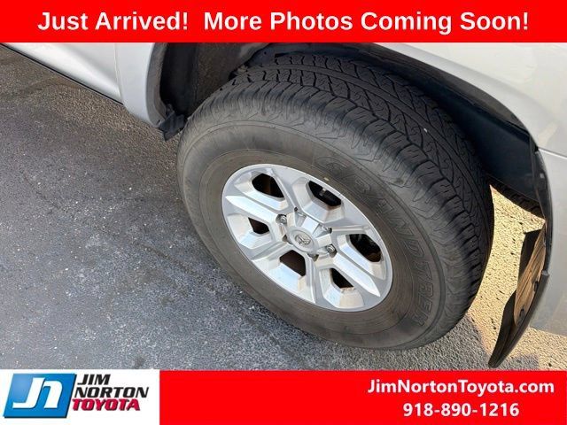 Used 2018 Toyota 4Runner SR5 Premium AWD/4WD image 8