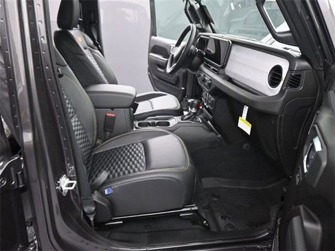 New 2025 Jeep Gladiator Sport image 34