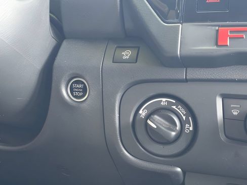 Used 2025 Nissan Frontier PRO-4X AWD/4WD image 24
