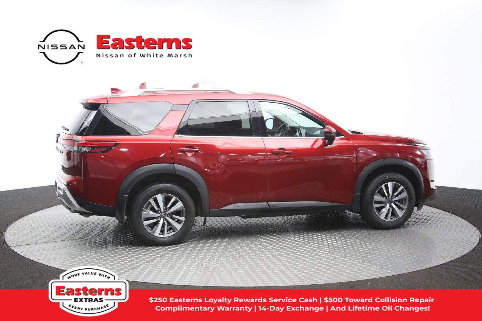 Used 2023 Nissan Pathfinder SL w/ Lighting Package (N92) AWD/4WD image 39