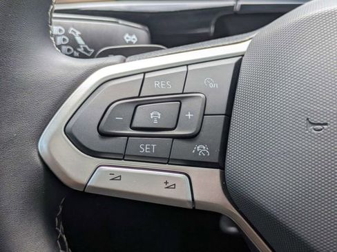 Used 2024 Volkswagen Atlas SE FWD image 27