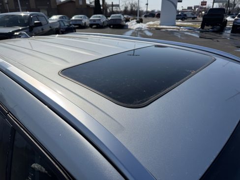 Used 2023 Toyota Highlander Limited image 18