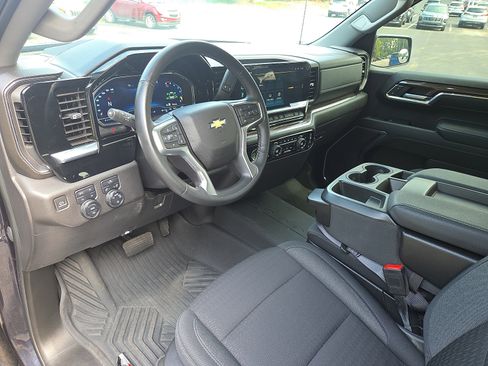 Used 2023 Chevrolet Silverado 1500 LT AWD/4WD image 14
