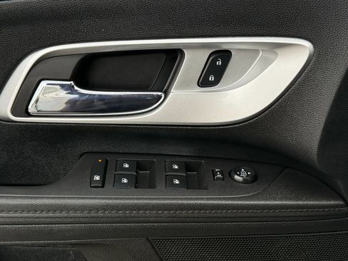 Used 2017 Chevrolet Equinox LT w/ Convenience Package FWD image 22