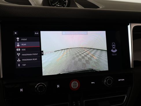 Used 2023 Porsche Macan S AWD/4WD image 6