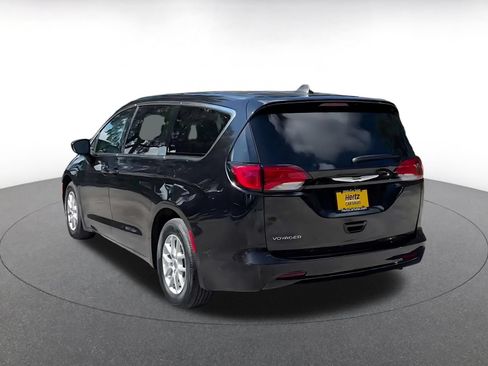 Used 2024 Chrysler Voyager LX FWD image 10