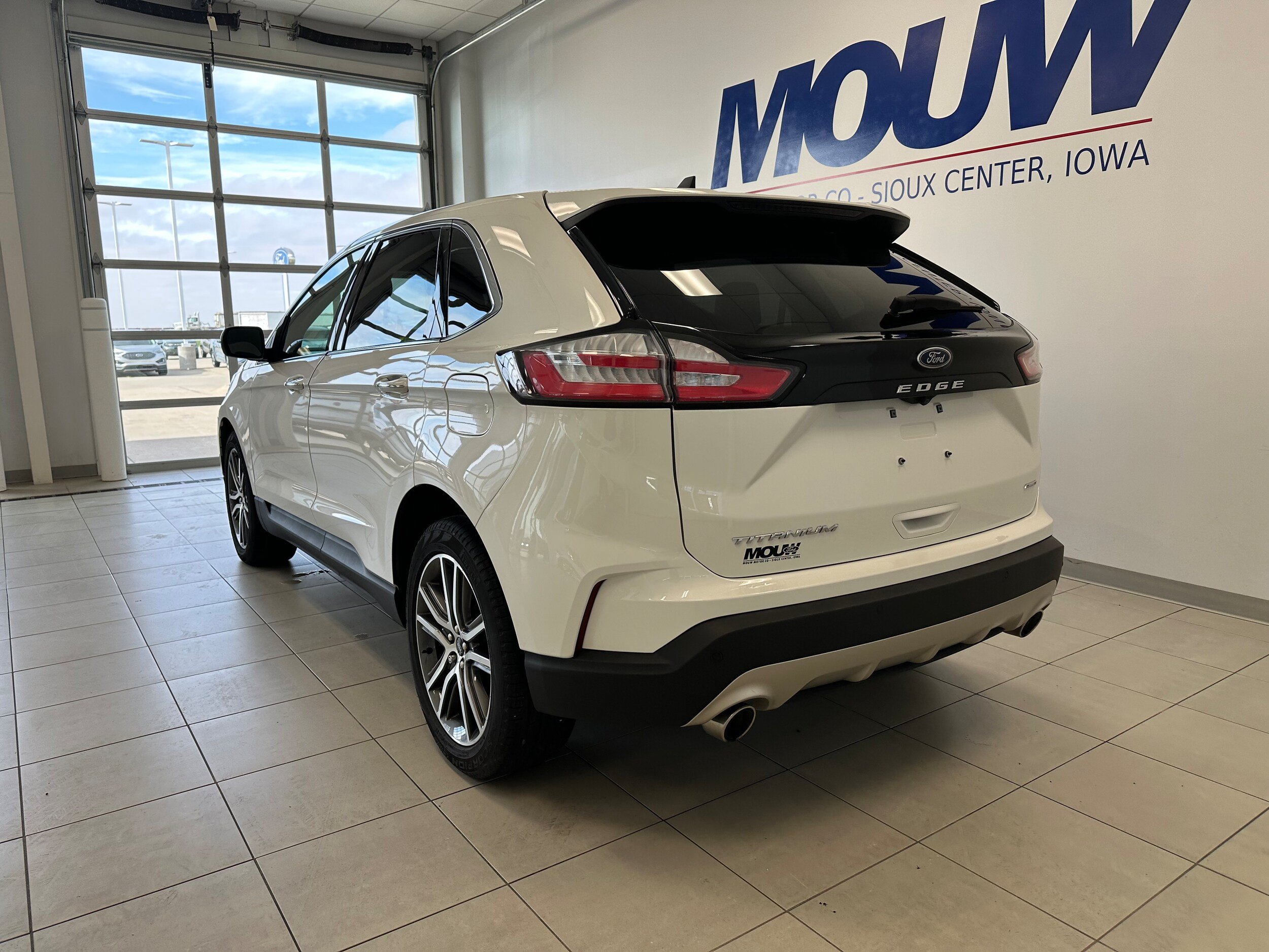 Used 2024 Ford Edge Titanium AWD/4WD image 6