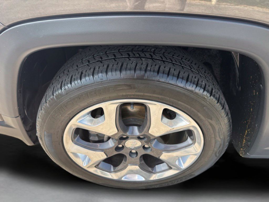Used 2019 Jeep Compass Limited FWD image 30