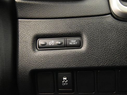 Used 2018 Nissan Murano S image 26