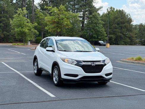 Used 2018 Honda HR-V LX image 1