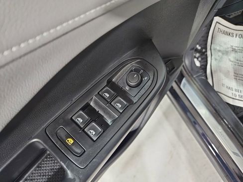 Certified 2024 Volkswagen Taos SE image 13