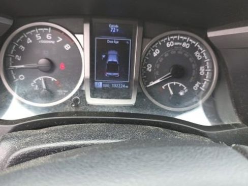 Used 2017 Toyota Tacoma SR5 w/ Tow Package image 25