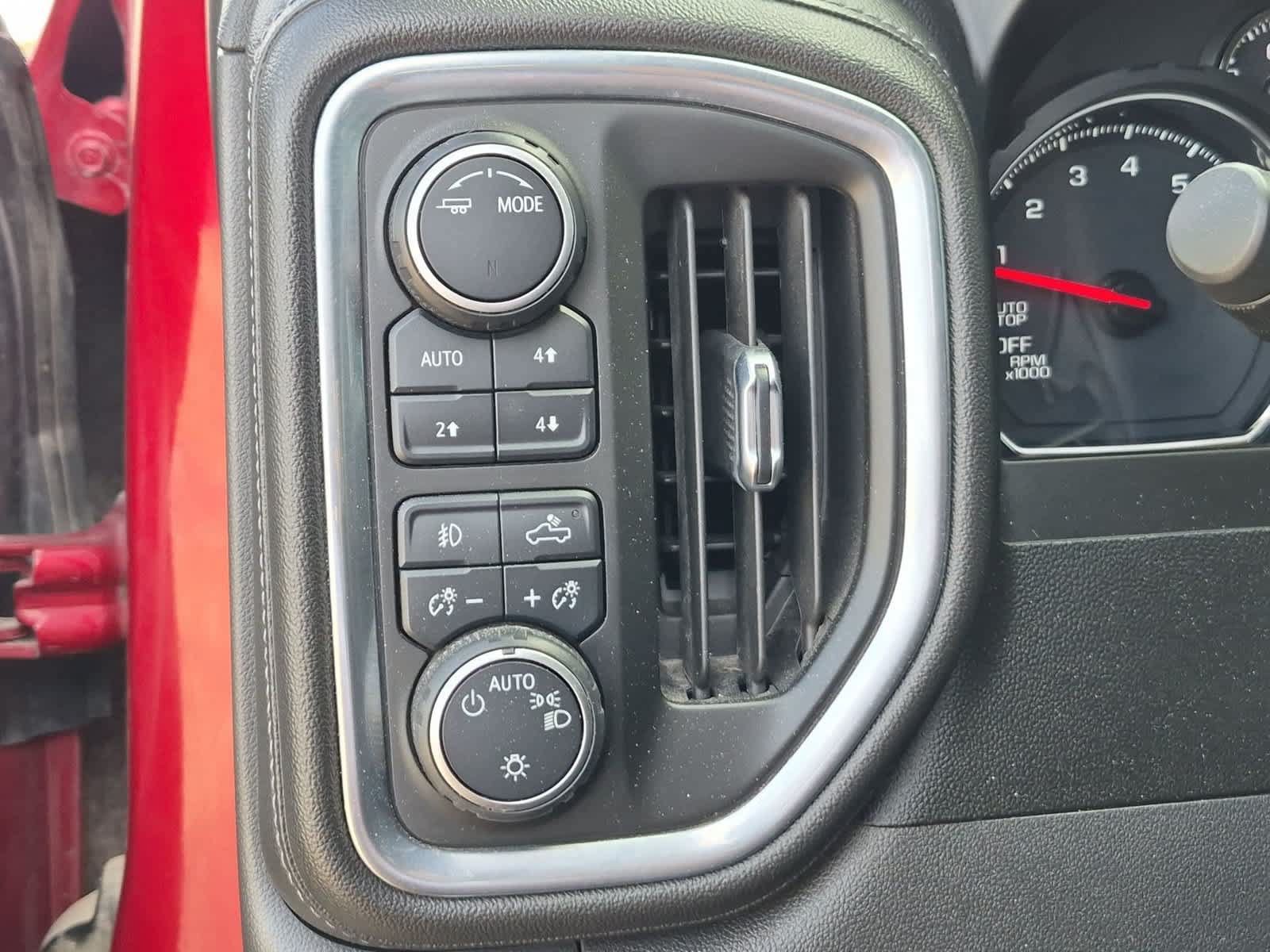 Used 2021 Chevrolet Silverado 1500 RST w/ Z71 Off-Road Package AWD/4WD image 17