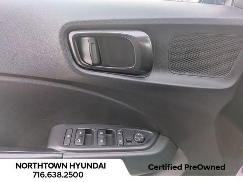Certified 2023 Hyundai Venue Limited w/ Cargo Package image 32