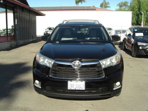 Used 2014 Toyota Highlander Limited FWD image 2