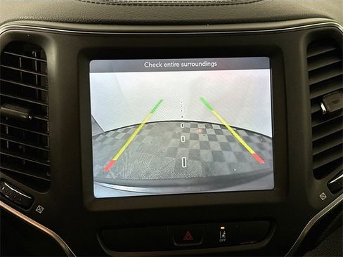 Used 2022 Jeep Cherokee Latitude image 12