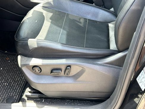 Used 2018 Volkswagen Tiguan SE FWD image 16