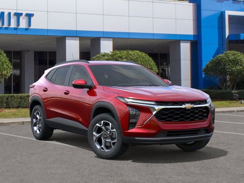 New 2026 Chevrolet Trax LT w/ Driver Confidence Package FWD image 7
