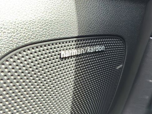 Used 2022 Kia Sportage EX w/ EX Technology Package FWD image 40