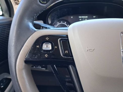 Used 2021 Lincoln Corsair FWD image 28