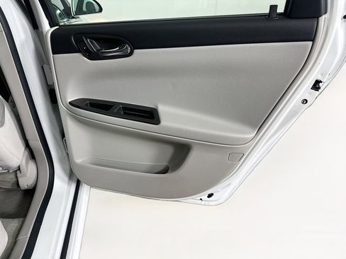 Used 2014 Chevrolet Impala Limited LS FWD image 28
