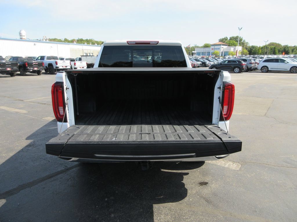 Used 2022 GMC Sierra 1500 SLT w/ SLT Premium Plus Package AWD/4WD image 10