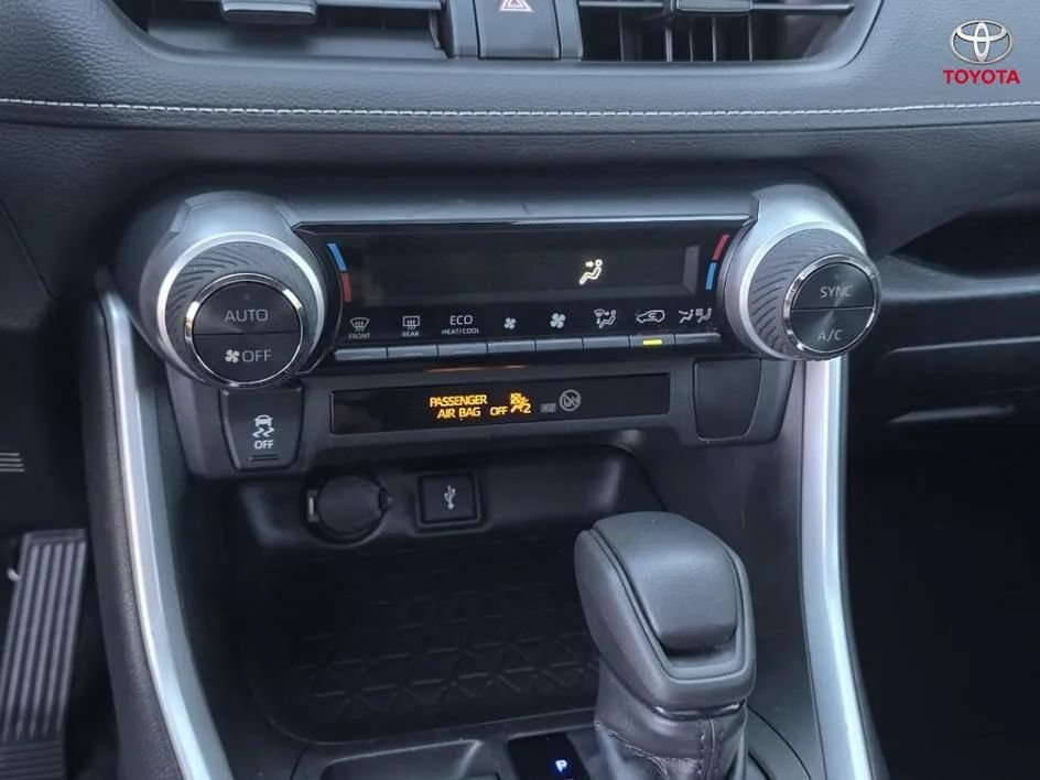 Used 2020 Toyota RAV4 XLE w/ Convenience Package AWD/4WD image 23