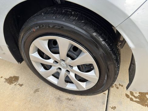 Used 2023 Toyota Corolla LE image 9