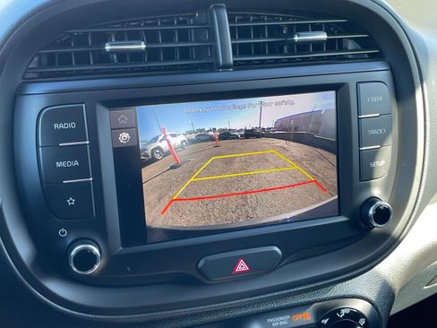 Used 2025 Kia Soul LX w/ LX Technology Package image 22