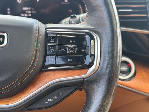 Used 2022 Jeep Grand Wagoneer Series III w/ Rear Seat Video Group 1 AWD/4WD image 26