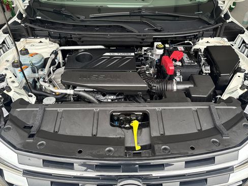 Used 2025 Nissan Rogue SV FWD image 33