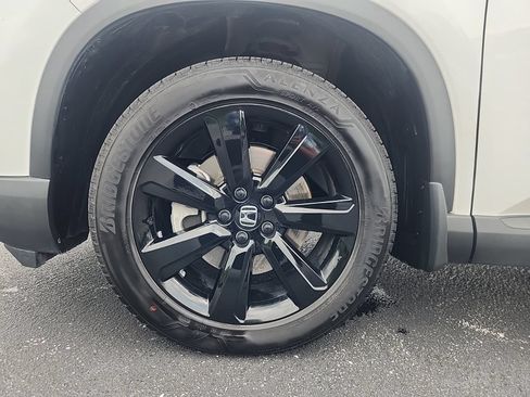 Used 2025 Honda Pilot Black Edition image 13