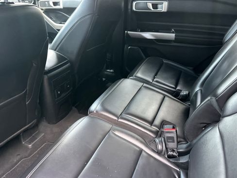 Certified 2023 Ford Explorer XLT w/ Equipment Group 202A image 4