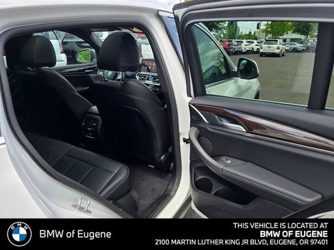 Used 2025 BMW X4 xDrive30i AWD/4WD image 13