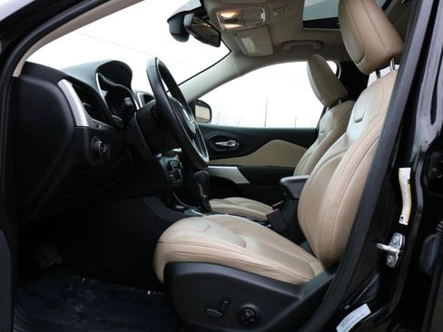 Used 2017 Jeep Cherokee Limited AWD/4WD image 24