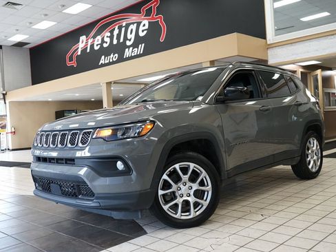 Used 2023 Jeep Compass Latitude AWD/4WD image 20