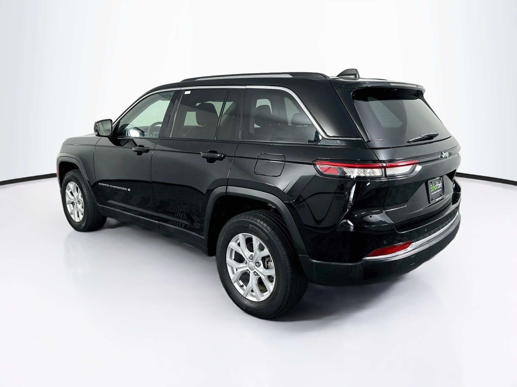 Used 2023 Jeep Grand Cherokee Limited RWD image 5