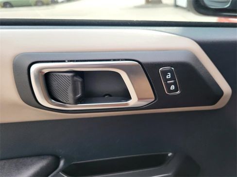 Used 2024 Ford Bronco Wildtrak image 12