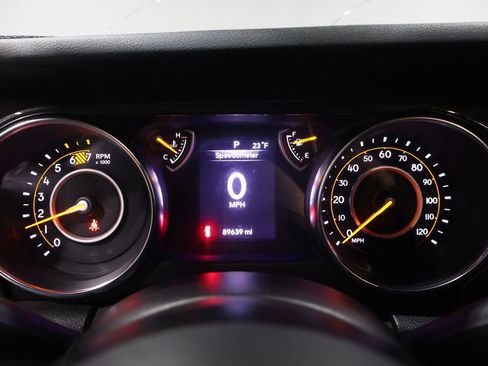 Used 2019 Jeep Wrangler Unlimited Sport image 38