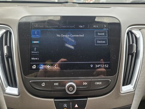 Used 2020 Chevrolet Malibu LT FWD image 27